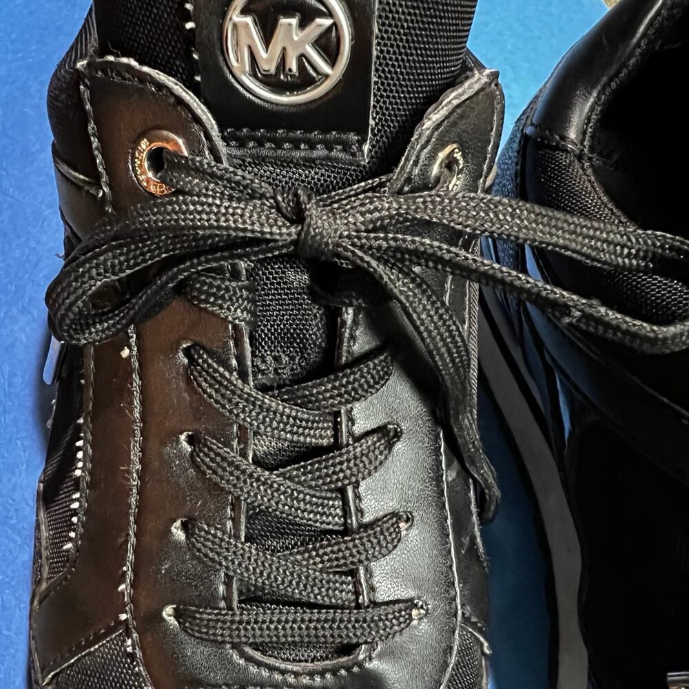 Michael Kors fashion sneakers, black, lace up, Wilma Trainers, women’s size 8 - Picture 2 of 8